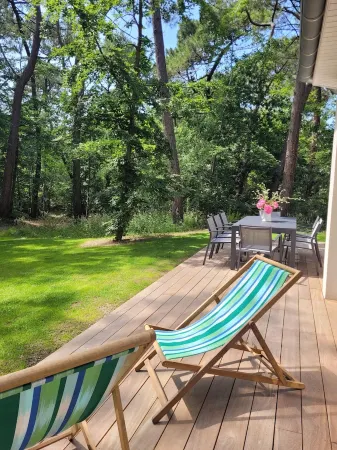 Spacious & bright new villa in forest, close to downtown, golf courses and beach Отели в г. Ле-Туке-Пари-Плаж