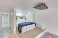 Poolside Oasis close to Bucknell