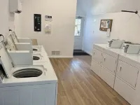 Modern 2 bed cabin 2 miles from Lake Nimrod and within 30 mins of 4 state parks Hotels in Plainview