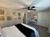 Lambeau Lookout on Elmview - Less than a mile from Lambeau - Pet Friendly! Hotels near Bay Park Square