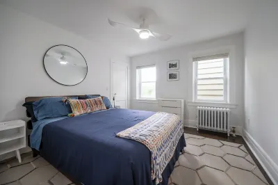 Renovated1-bedroom apartment on quiet block close to NYC in Jersey City. Hotels near Hoboken Train Station