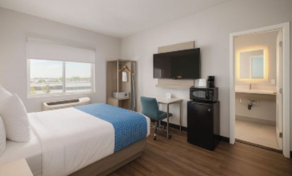 Travelodge by Wyndham LAX