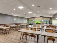 Clarion Pointe on the Lake Clarksville-South Hill West Hotels in Mecklenburg County