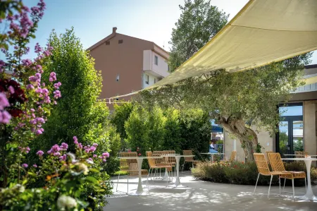 Hotel Carlo Felice Отели рядом со станцией Sassari