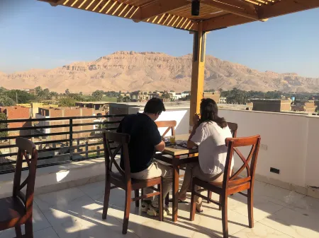 Farida Palace Отели рядом с достопримечательностью «Колоссы Мемнона»