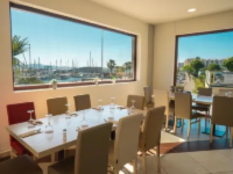 直布羅陀坎波德奧特爾斯酒店 拉利內阿-德拉康塞普西翁酒店