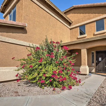 Maricopa Home w/ Outdoor Seating, 2 Mi to Golf!