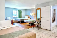 Oyo Townhouse Sulphur,LA Extended Stay I-10