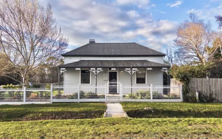 Trimble Cottage Отели рядом с достопримечательностью «Hepburn Springs Bathhouse»