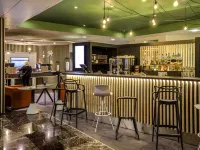 宜必思卡瓦永呂貝宏酒店 - 酒吧