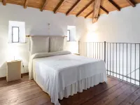 Cozy Casola Retreat with WiFi