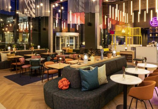 이비스 스타일스 객실의 깔끔한 인테리어