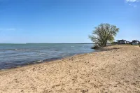 Home on Lake Erie 3 Bedrooms 3 Bathrooms - موقف سيارات