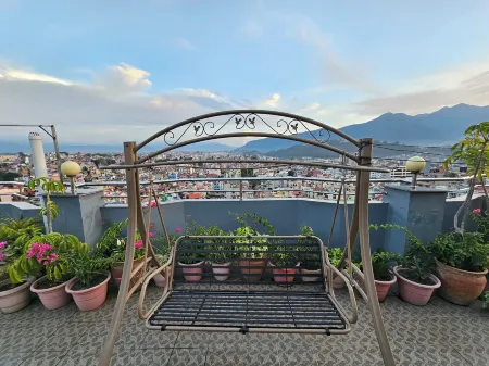 Sagarmatha Apartment Bed & Breakfast Отели рядом с достопримечательностью «Golden Temple»