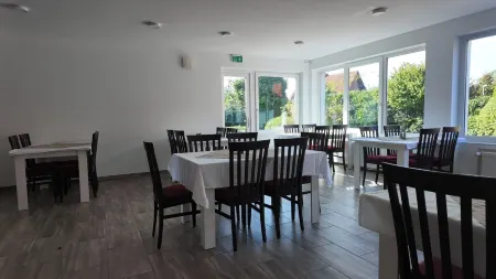 Hotel Rosenhof Отели в г. Винзен