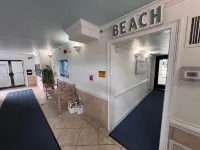 Beachfront Oasis! 2BR,2BA with Private Beach Access and free upfront parking.