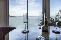 Pieces of Eight - 2 Bedroom Apartment - Tenby - (Windsor House) - Condos