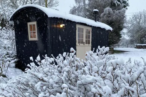 1 Bed Glamping Hut - Firepit, Fireplace, Views Hotel a Ryton