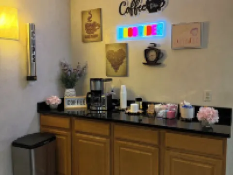 Lincoln Host Motor Inn Hotels in Escanaba