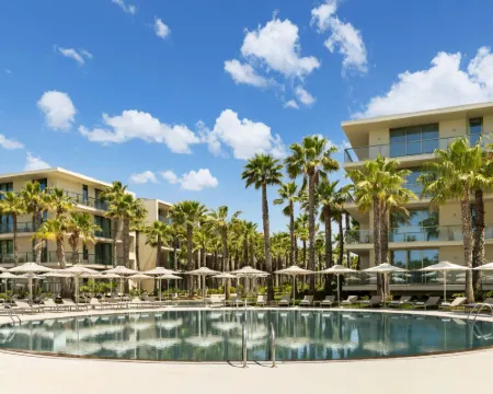 แมริออท เรสซิเดนซ์ ซัลกาโดส รีสอร์ท อัลการ์ฟ โรงแรมในอัลบูเฟรา