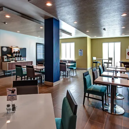 Holiday Inn Express & Suites GATESVILLE - N. FT HOOD by IHG