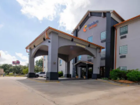 Comfort Suites Oil Center Hotels in Lafayette