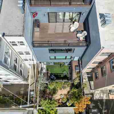 Live the Penthouse Dream – Luxe, Views & Vibes in Iconic North Beach Hotel Exterior