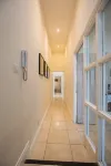 惠靈頓碼頭聖殿酒吧公寓飯店 - 機場接送