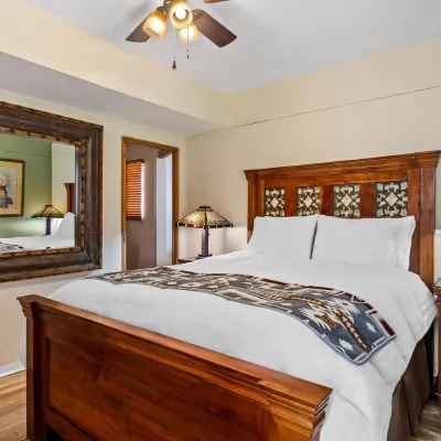 Casas de Suenos Old Town Historic Inn, Ascend Hotel Collection Hotels near ABQ BioPark - Botanic Garden