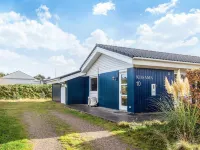 Luxury Retreat Near Beach - 2-Sterne
