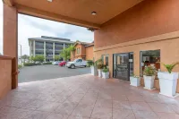 Quality Inn & Suites Oceanside Near Camp Pendleton - 2-Star