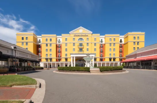 Hampton Inn & Suites Charlotte/SouthPark at Phillips Place Hotels in SouthPark