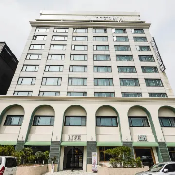 利弗生活飯店 大阜岛图书馆附近的飯店