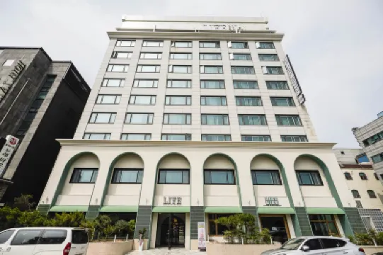 LIV Life Hotel Hotels in 