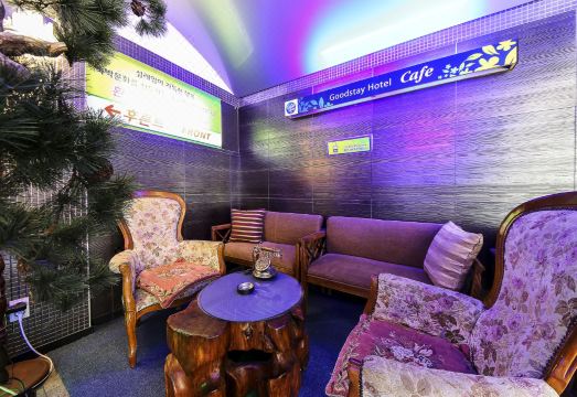 고추잠자리 호텔 객실