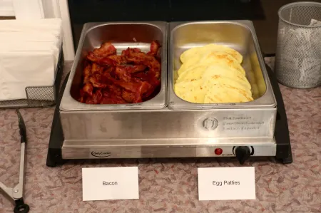 Super 8 by Wyndham Hinton