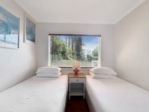 Pet-Friendly 2-Bed Beach House with Garden & BBQ
