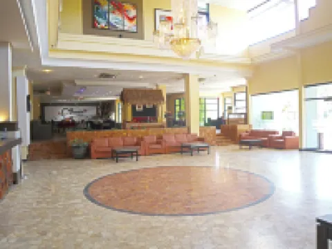 PLUM Prestige Hotel Juanda Hoteles en Gedangan