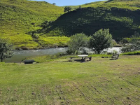 エムコシニ ロイヤル サン アンダーバーグのホテル