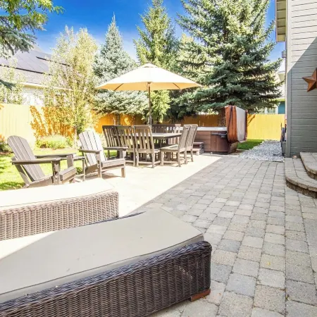 Cranbrook Cottage - Family Home + Hot Tub + Pool Table