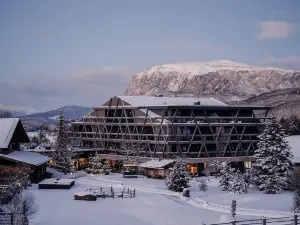 그린 럭셔리 호텔 프뵈슬