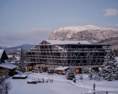 Green Luxury Hotel Pfösl Hotéis em Nova Ponente