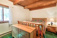 Cozy Bartlett Townhome < 3 Mi to Attitash Mountain - 3-Star