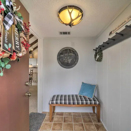 Beautiful Beech Mountain Condo w/ Private Balcony!