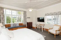 Cedar House - 4-Star