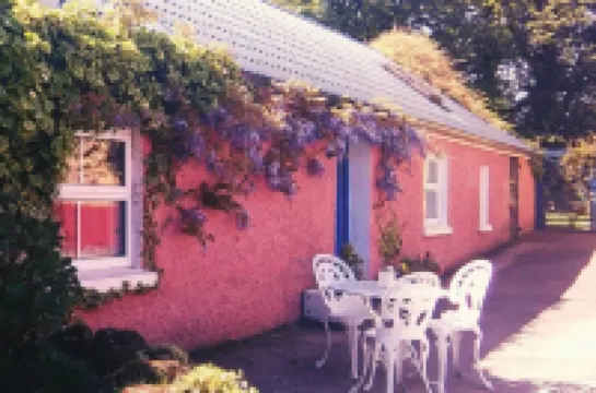 2 Bed Wisteria Cottage- Ballyconnell-Pet Friendly Hotels in 