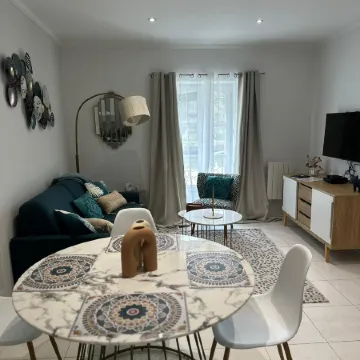 Exceptional view of the port of St-Goustan for this renovated 2-room apartmen