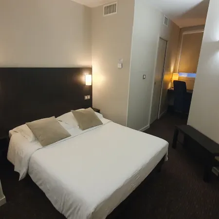 Ruthenium Hotel