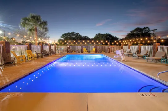 The Windstar Hotel - Near Emerald Isle