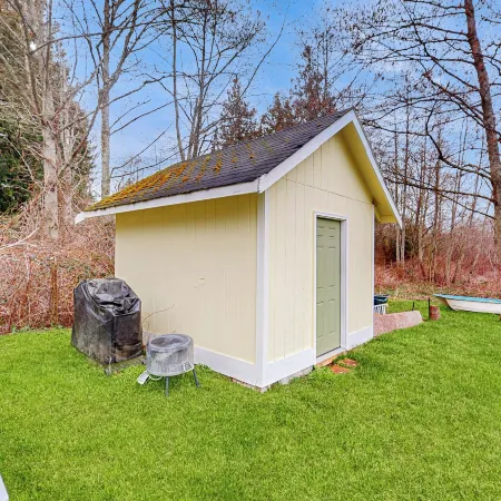 Cozy Cottage w/ Hot Tub in Freeland, Pets Welcome!